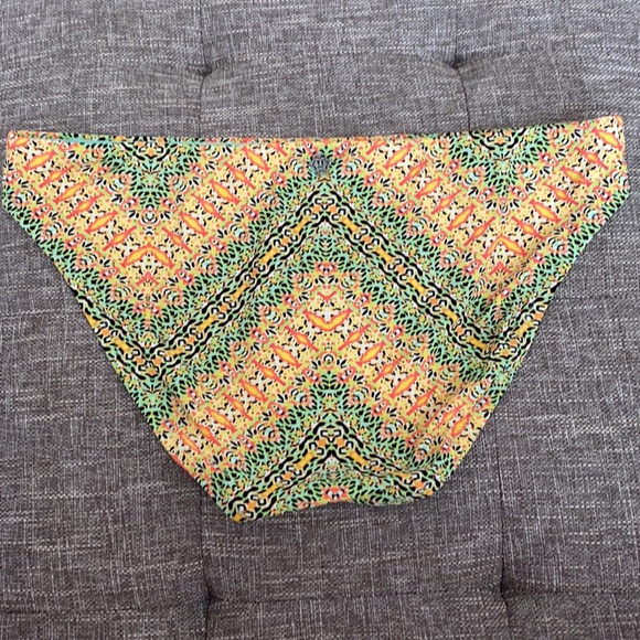 Nanette Lepore Medium Bikini - Picture 5 of 9